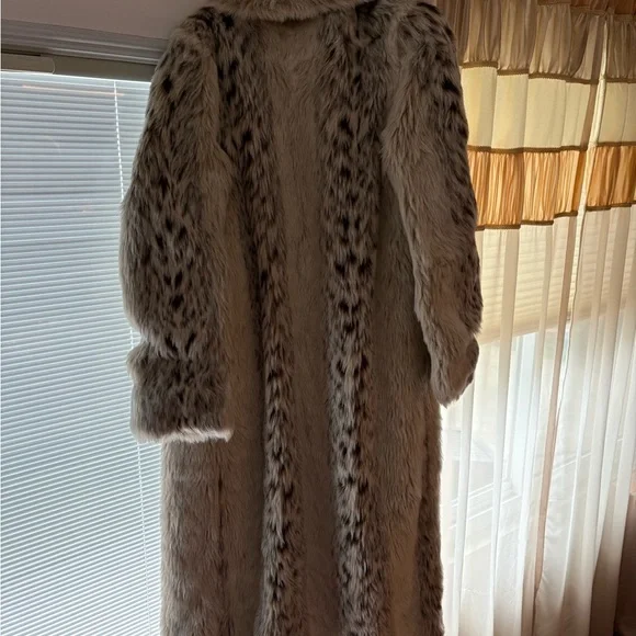 Monterey Fashions Vintage Faux Fur Long Coat 1X Made USA | Statement Winter Coat - Picture 7 of 10